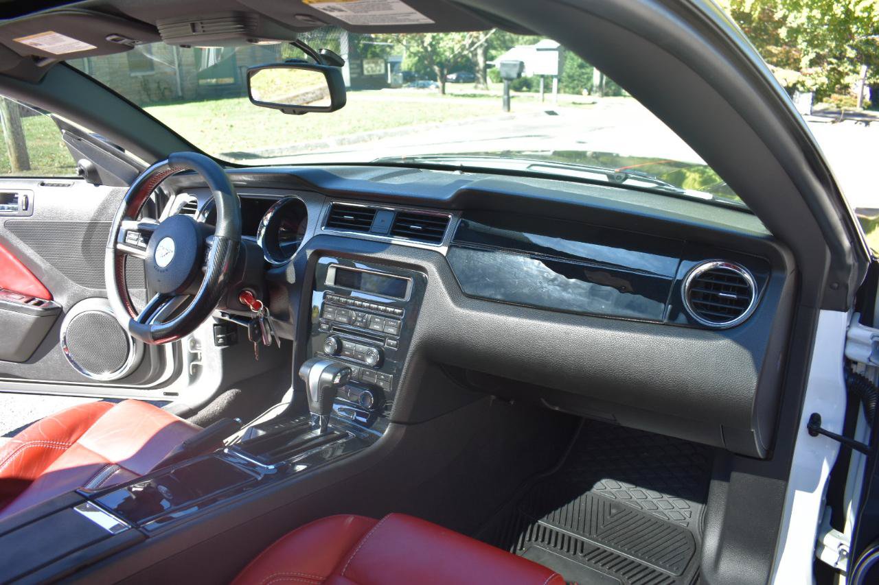 Used 2010 Ford Mustang GT Premium RWD image 22