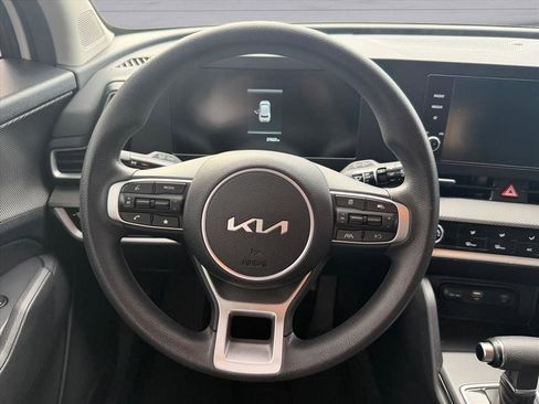 Used 2024 Kia Sportage LX image 14
