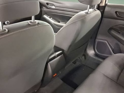 Used 2025 Nissan Altima 2.5 SV FWD image 23