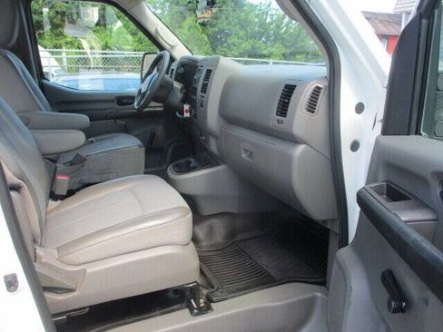 Used 2016 Nissan NV 2500 S image 10