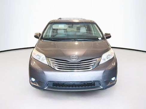 Used 2015 Toyota Sienna XLE Premium AWD/4WD image 2