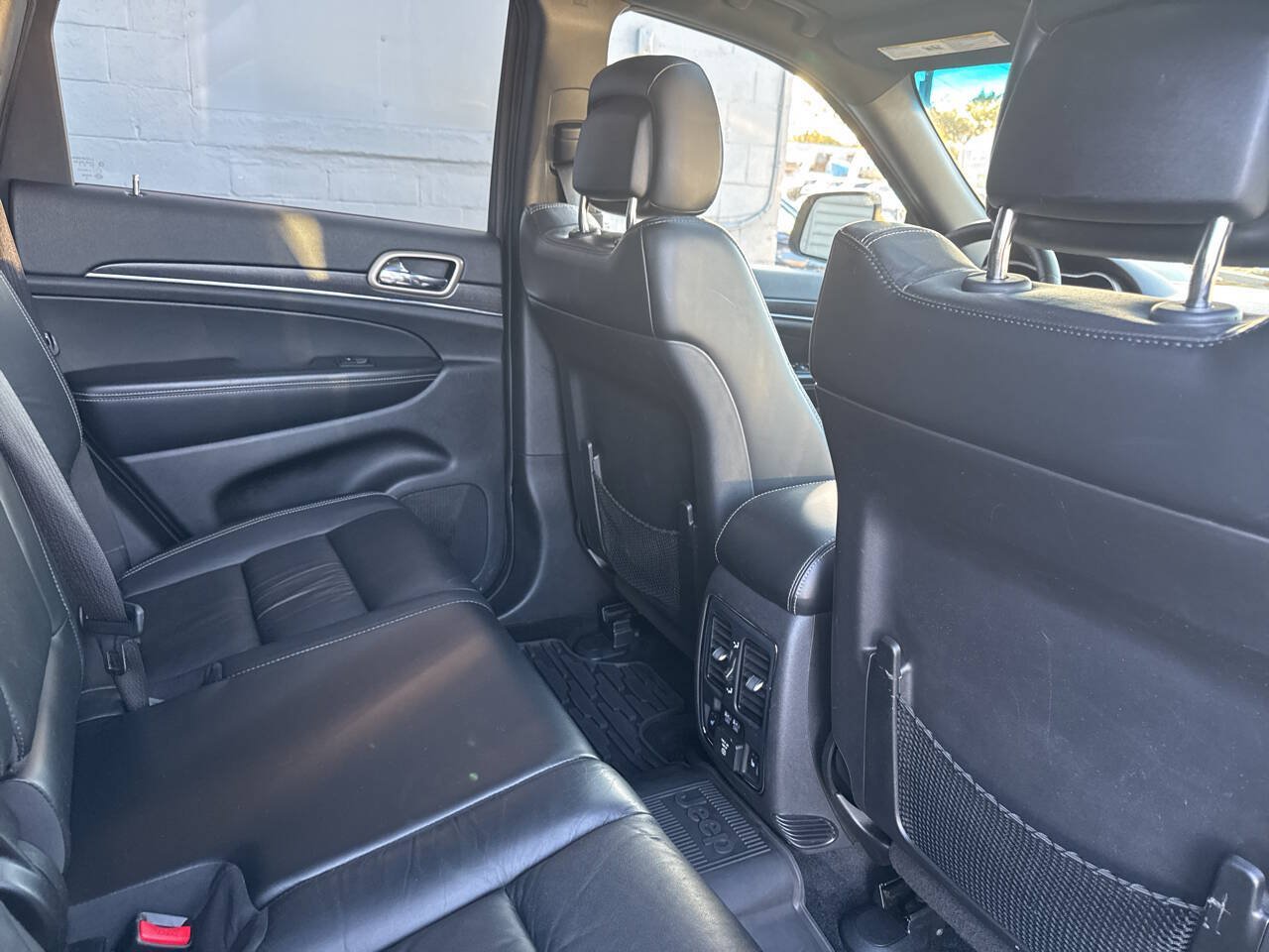 Used 2014 Jeep Grand Cherokee Limited AWD/4WD image 23