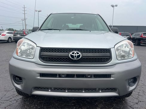 Used 2004 Toyota RAV4 4WD image 2
