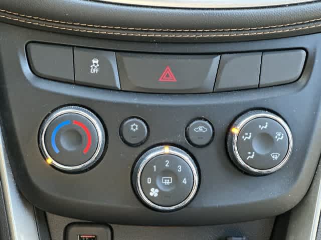 Used 2019 Chevrolet Trax LT w/ LT Convenience Package AWD/4WD image 14