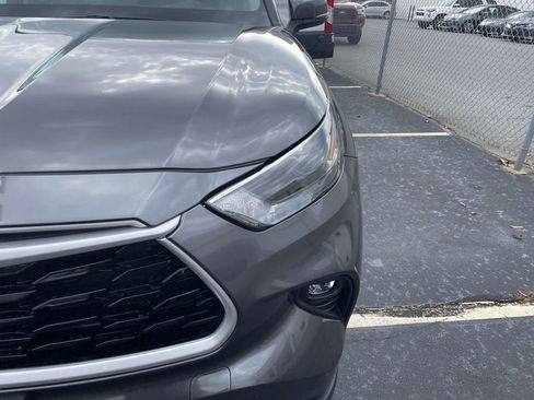 Used 2024 Toyota Highlander LE image 14