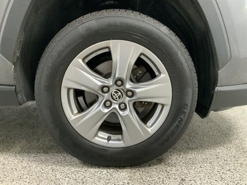 Used 2022 Toyota RAV4 XLE AWD/4WD image 12