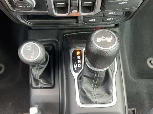 Used 2024 Jeep Wrangler Unlimited Sport AWD/4WD image 15