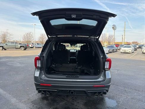 Used 2025 Ford Explorer ST image 8