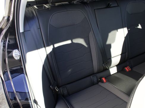 New 2025 Volkswagen Taos SE image 30