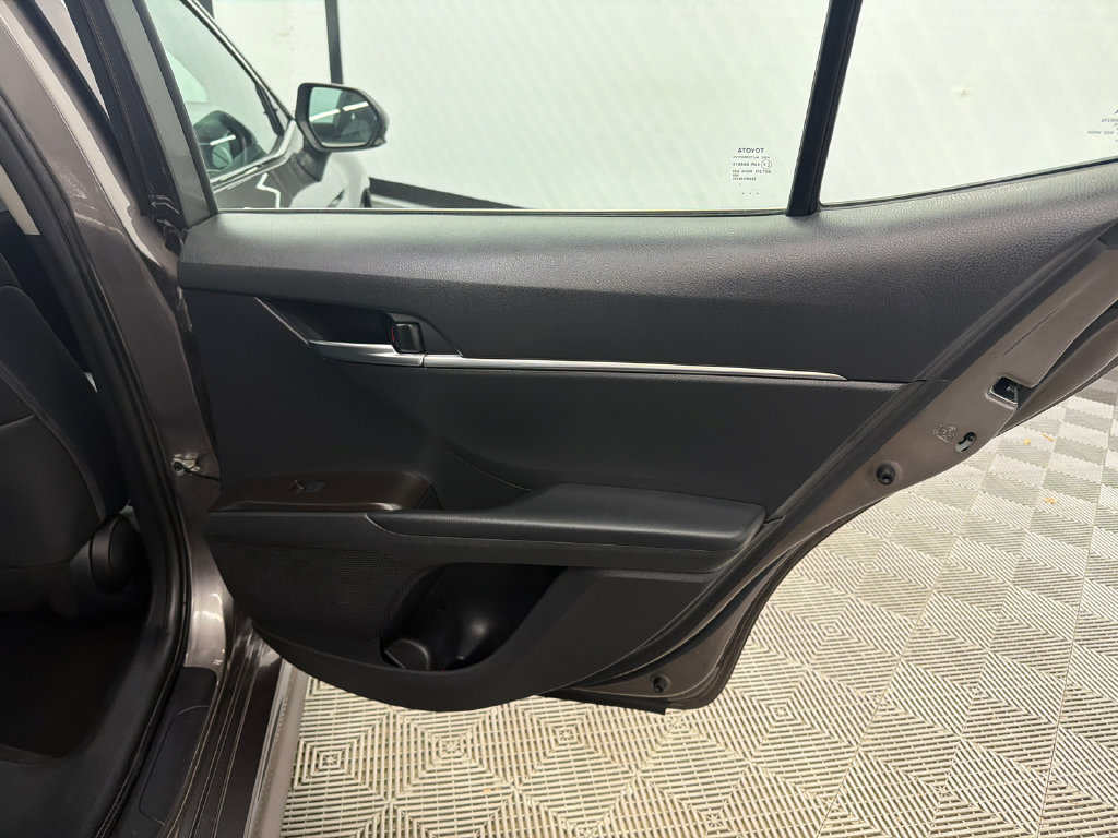 Used 2024 Toyota Camry SE FWD image 17