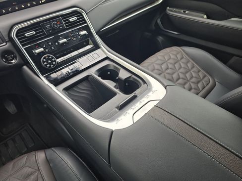 New 2025 Nissan Armada Platinum Reserve AWD/4WD image 17