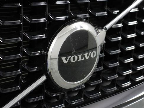 Used 2025 Volvo XC60 B5 Core AWD/4WD image 27