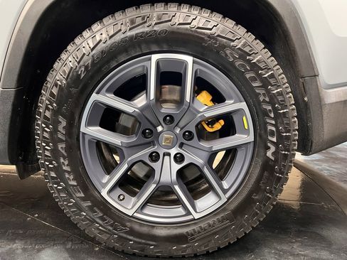 Used 2023 Rivian R1T Adventure image 27