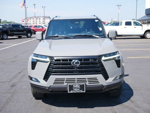 Used 2024 Lexus GX 550 w/ Cold Area Package AWD/4WD image 3