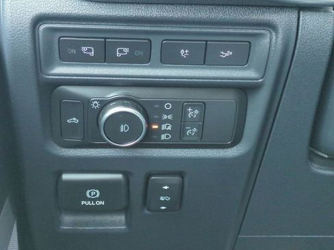 Used 2022 Ford F150 Lariat w/ Equipment Group 502A High AWD/4WD image 19