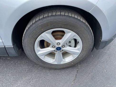 Used 2020 Ford Edge SE image 9