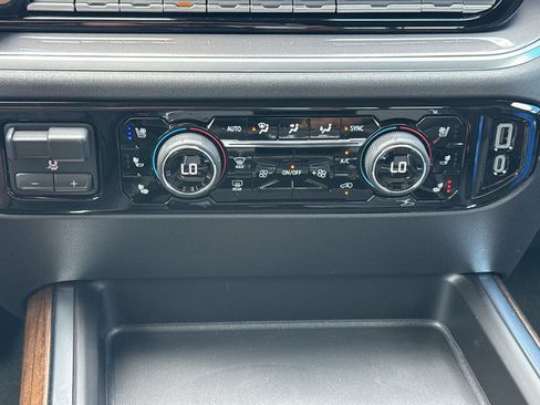 New 2026 Chevrolet Silverado 2500 High Country w/ High Country Premium Package AWD/4WD image 45