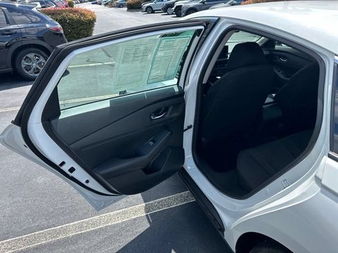 Certified 2023 Honda Accord EX image 12