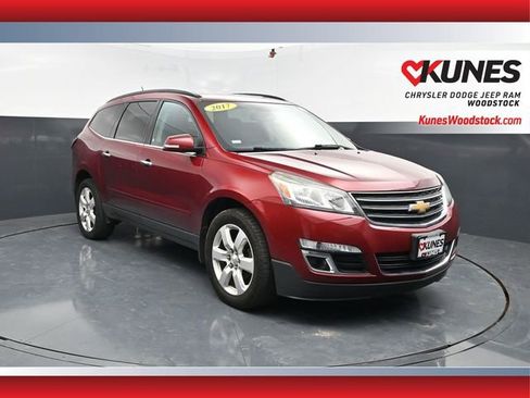Used 2017 Chevrolet Traverse LT w/ Style and Technology Package FWD image 1