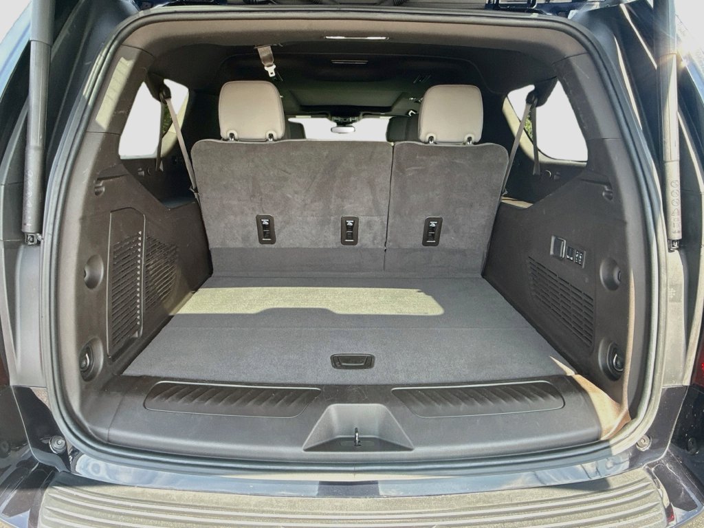 Used 2024 GMC Yukon XL SLT w/ SLT Premium Package AWD/4WD image 30
