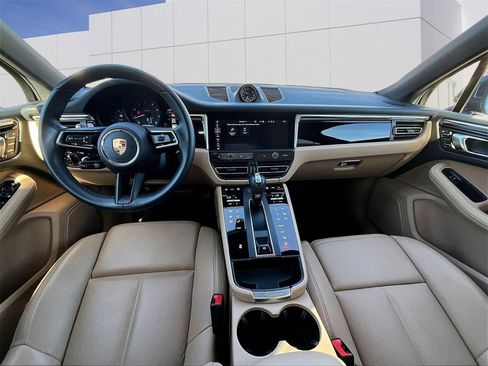 Used 2024 Porsche Macan image 14