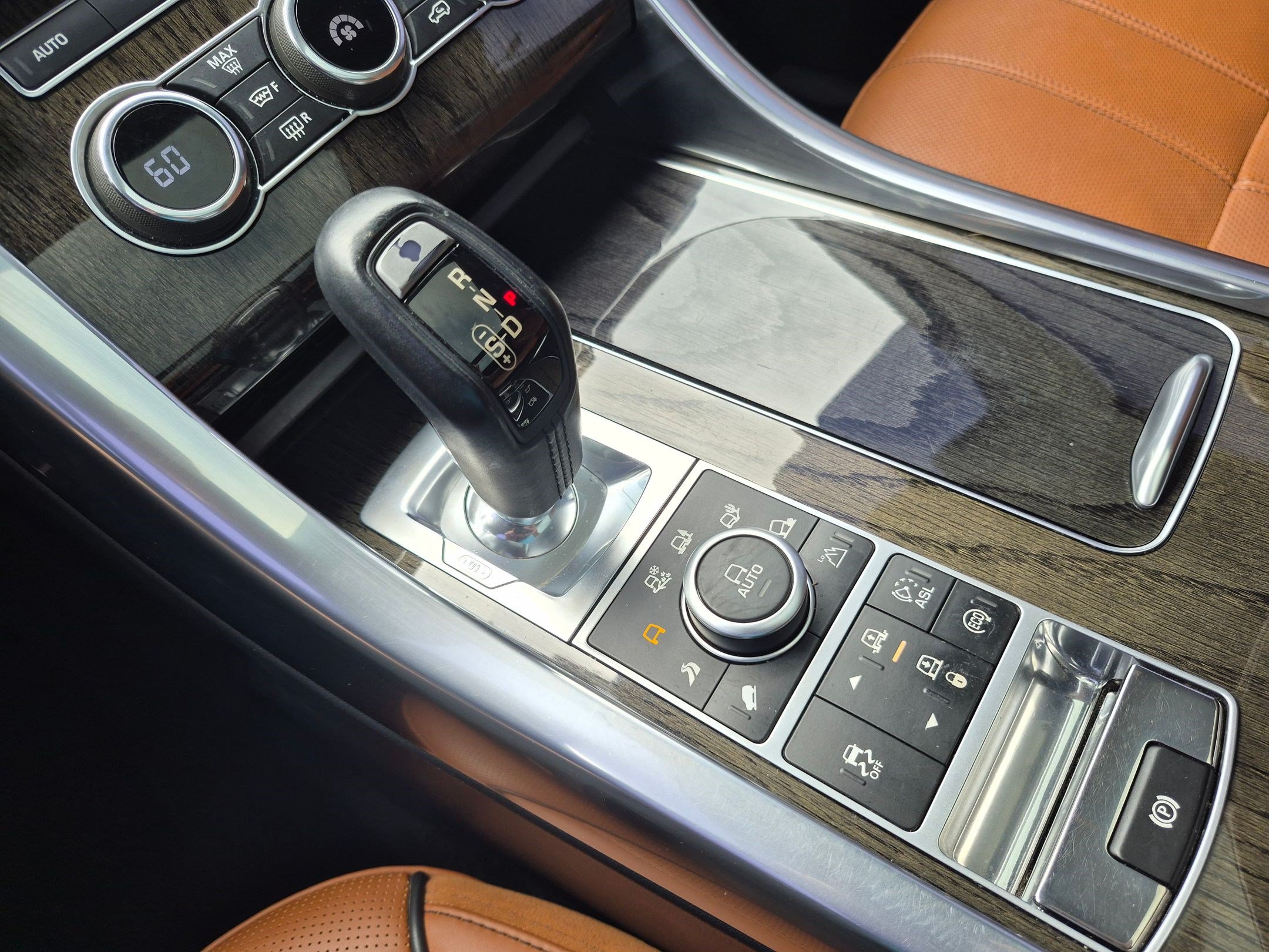 Used 2014 Land Rover Range Rover Sport Supercharged AWD/4WD image 27
