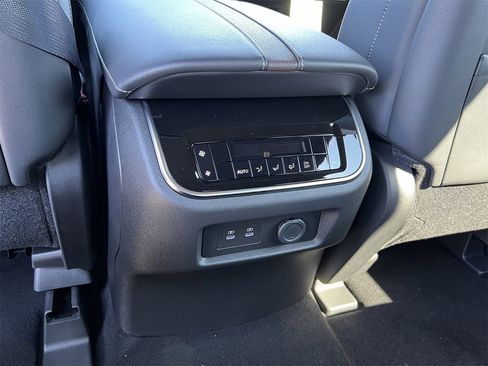 New 2026 Nissan Armada SL w/ Captain's Chari Seat Package image 18