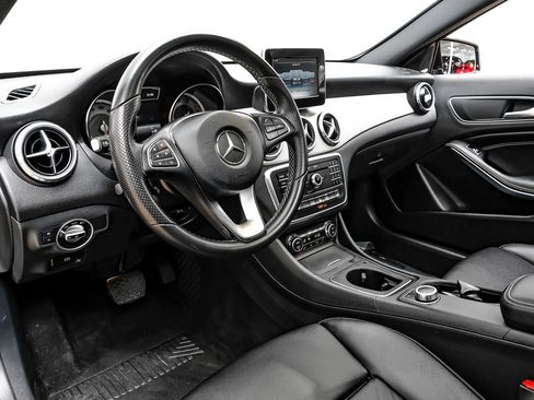 Used 2016 Mercedes-Benz GLA 250 image 3