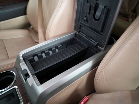 Used 2014 Ford F150 Lariat w/ Lariat Chrome Package image 30