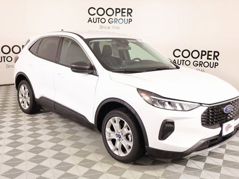 Used 2024 Ford Escape Active w/ Cold Weather Package image 1