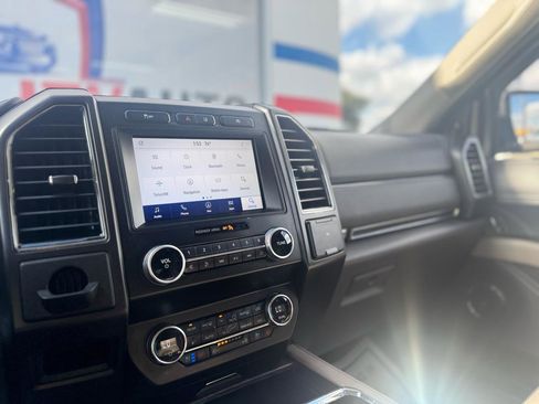 Used 2020 Ford Expedition Limited image 41