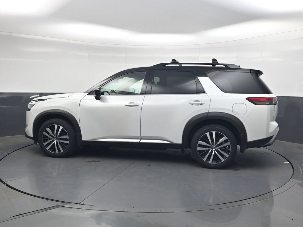 Used 2025 Nissan Pathfinder Platinum FWD image 12