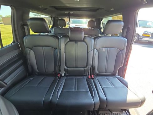 Used 2024 Jeep Wagoneer L Series III w/ Premium Group I AWD/4WD image 28