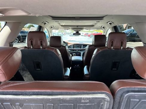 Used 2018 Buick Enclave Avenir AWD/4WD image 8