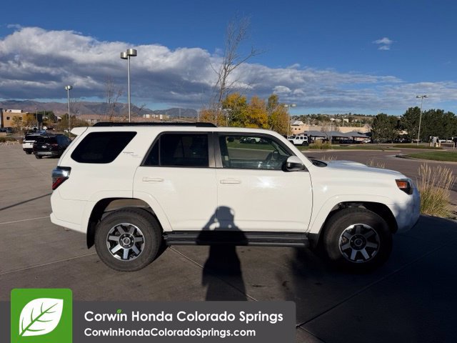 Used 2022 Toyota 4Runner TRD Off-Road AWD/4WD image 11