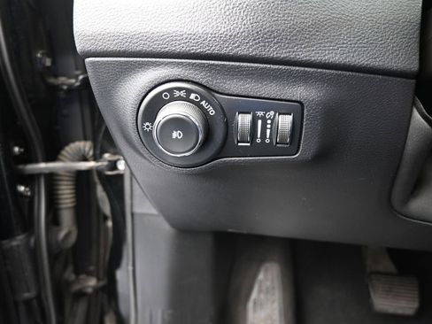 Used 2019 Jeep Compass Latitude w/ Popular Equipment Group image 31