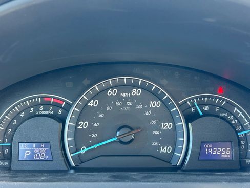 Used 2012 Toyota Camry LE image 18