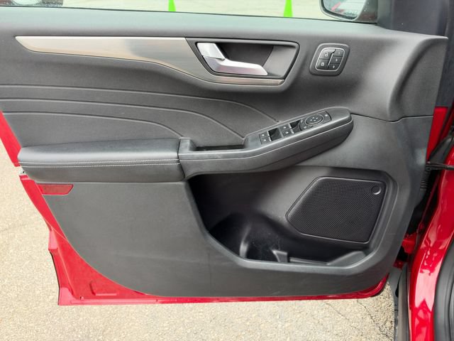 Used 2022 Ford Escape Titanium FWD image 19