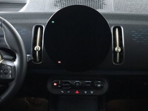 Used 2025 MINI Cooper Countryman S w/ Comfort Package Max image 14