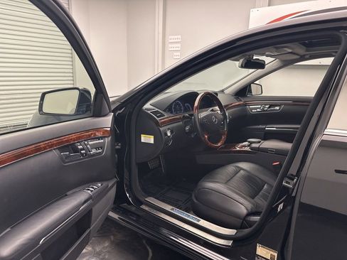 Used 2013 Mercedes-Benz S 550 4MATIC image 5
