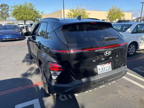 Used 2024 Hyundai Kona SEL image 2