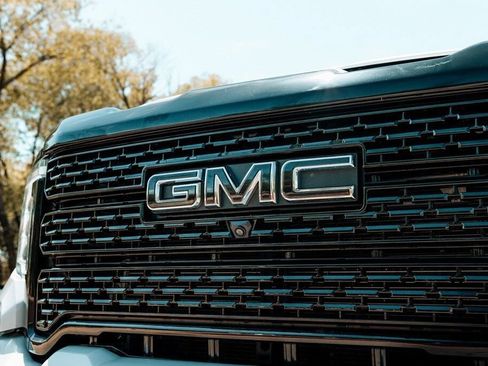 Used 2023 GMC Sierra 3500 Denali w/ Denali Ultimate Package AWD/4WD image 10