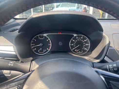 Used 2025 Nissan Altima 2.5 SR FWD image 13