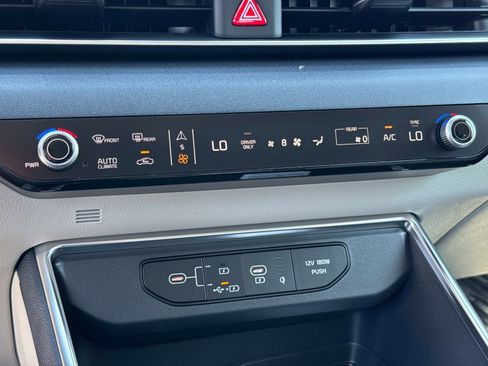 New 2026 Kia Carnival SX image 26