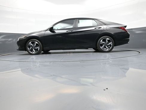 Certified 2023 Hyundai Elantra SEL w/ Convenience Package FWD image 32