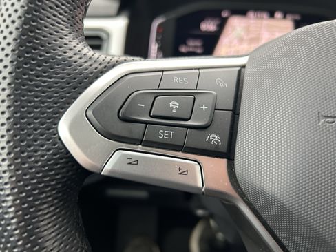 Certified 2023 Volkswagen Atlas Cross Sport SEL R-Line image 18