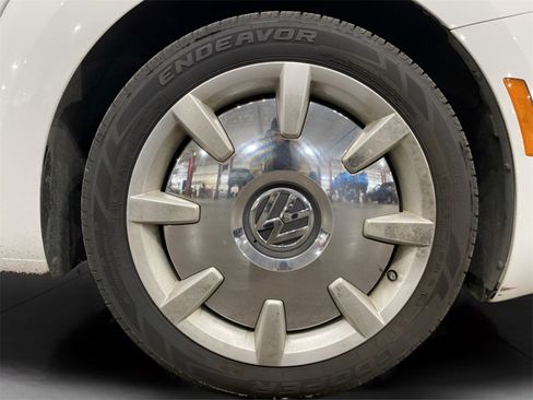 Used 2019 Volkswagen Beetle 2.0T SE image 19