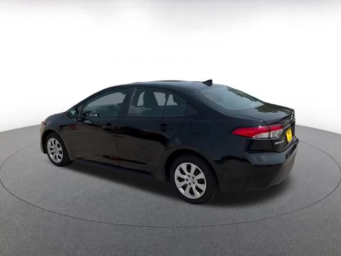 Used 2025 Toyota Corolla LE FWD image 8
