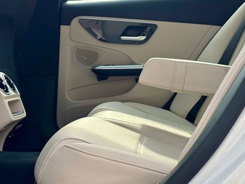 Used 2024 Mercedes-Benz C 300 4MATIC Sedan image 29