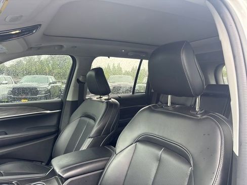 Used 2023 Jeep Grand Cherokee 30th Anniversary AWD/4WD image 19